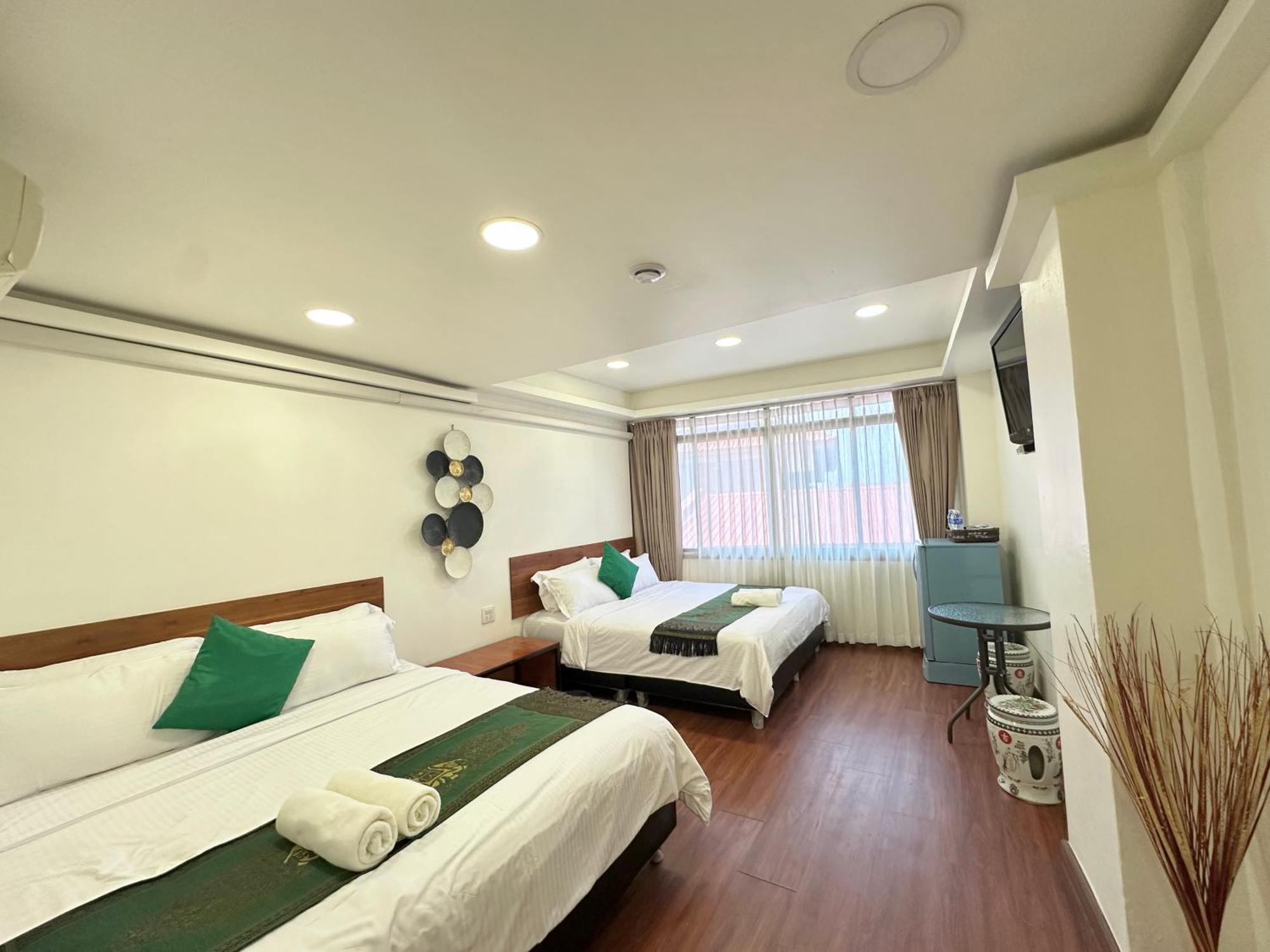 Longzhu Guesthouse Bangkok Bagian luar foto