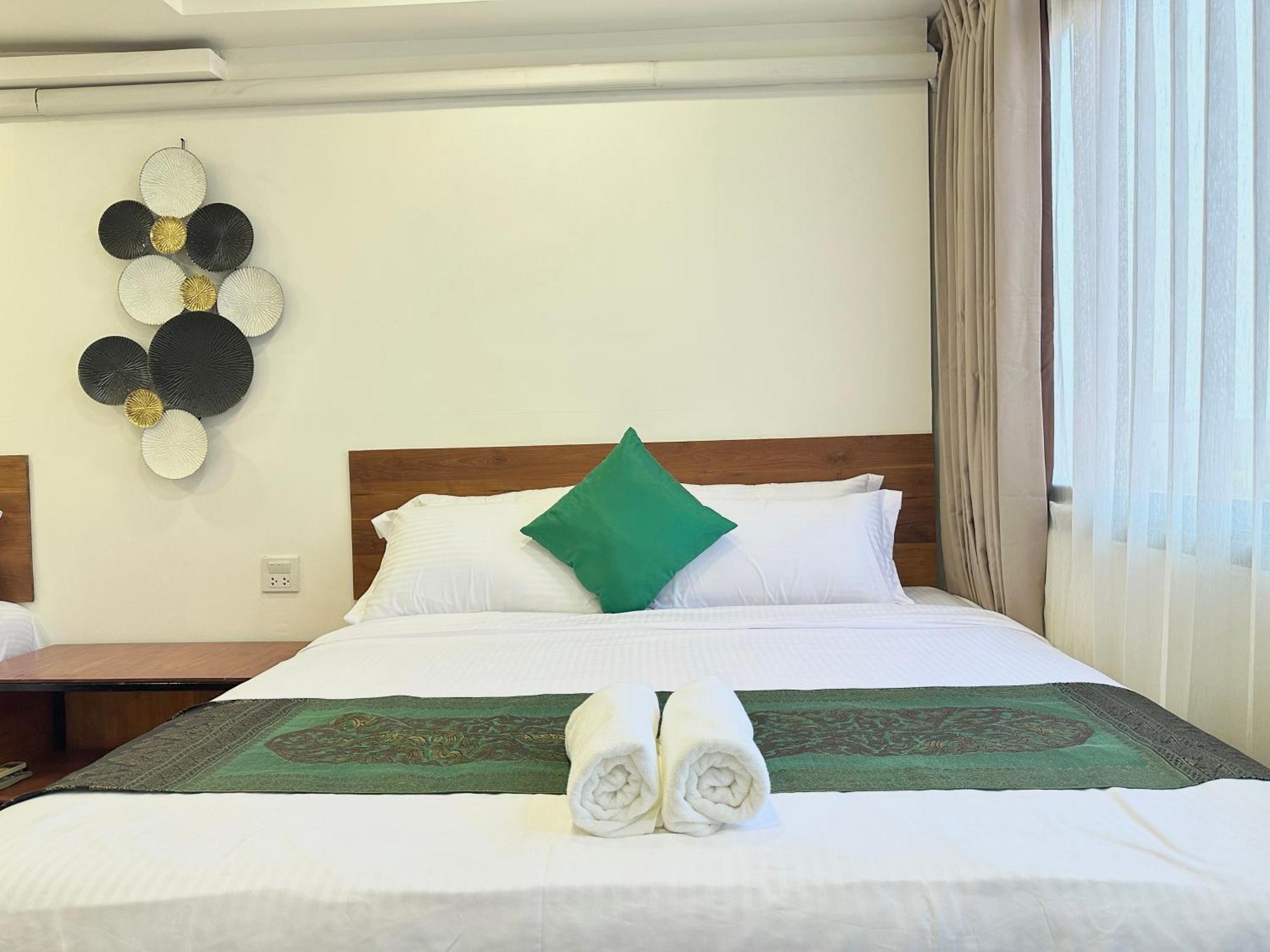 Longzhu Guesthouse Bangkok Bagian luar foto