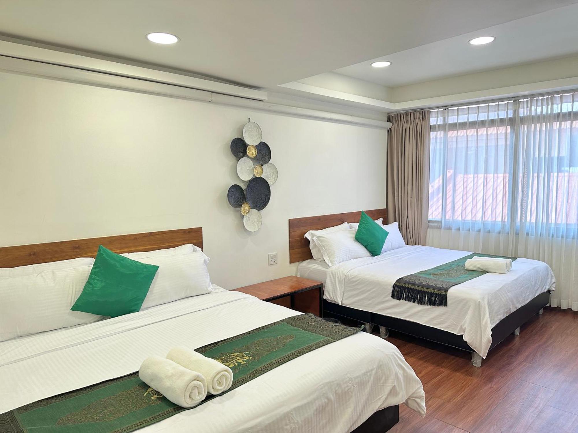 Longzhu Guesthouse Bangkok Bagian luar foto