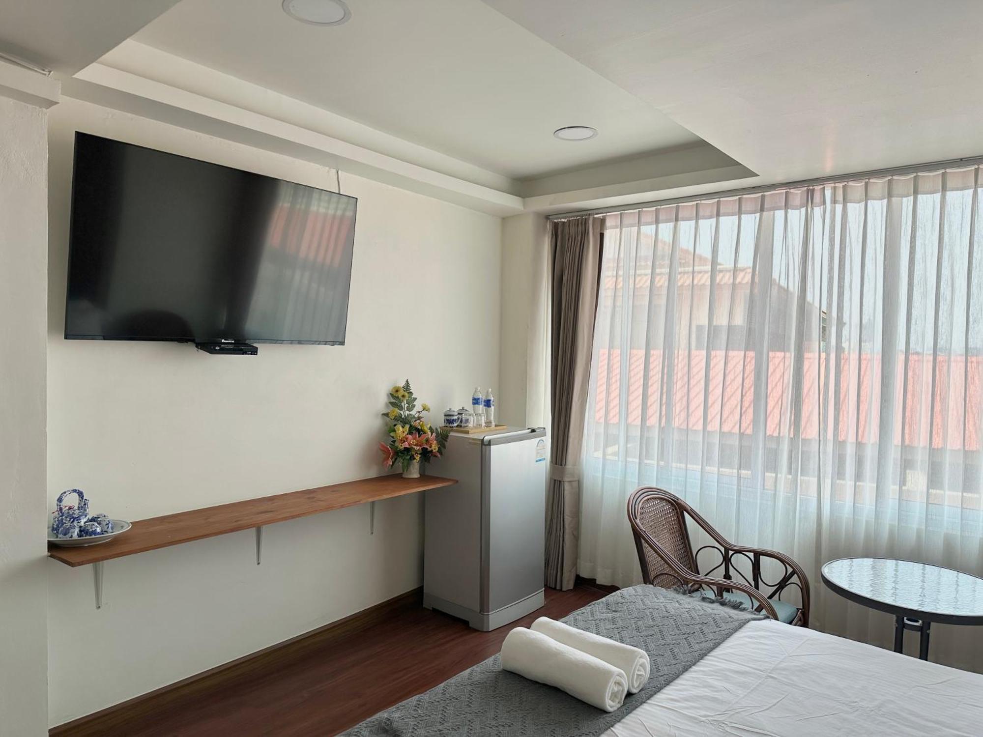 Longzhu Guesthouse Bangkok Bagian luar foto