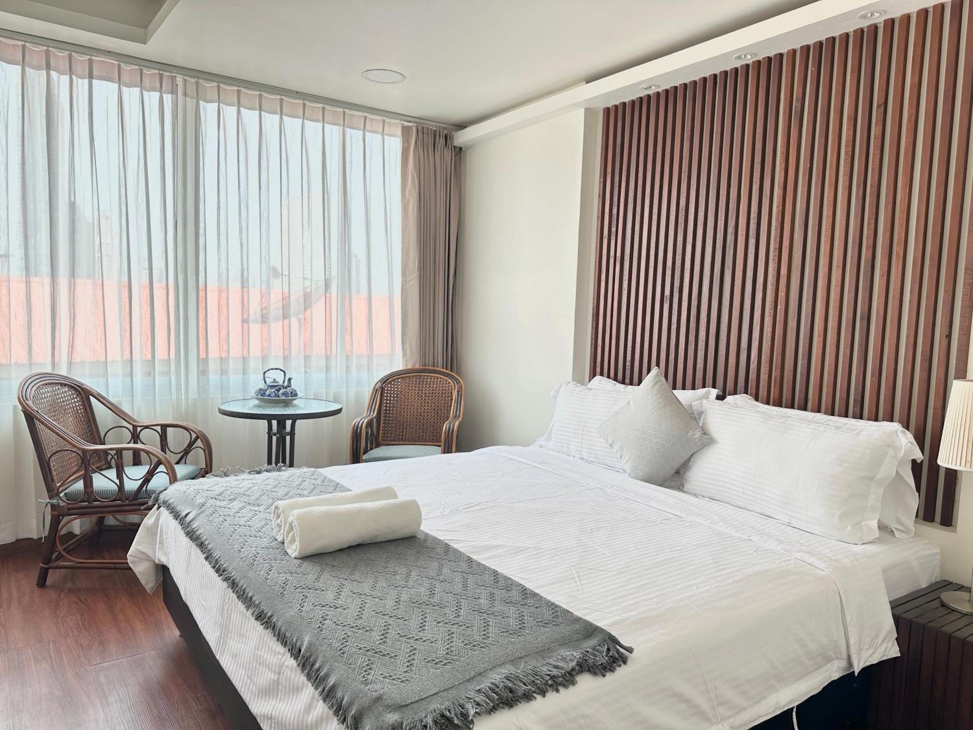 Longzhu Guesthouse Bangkok Bagian luar foto