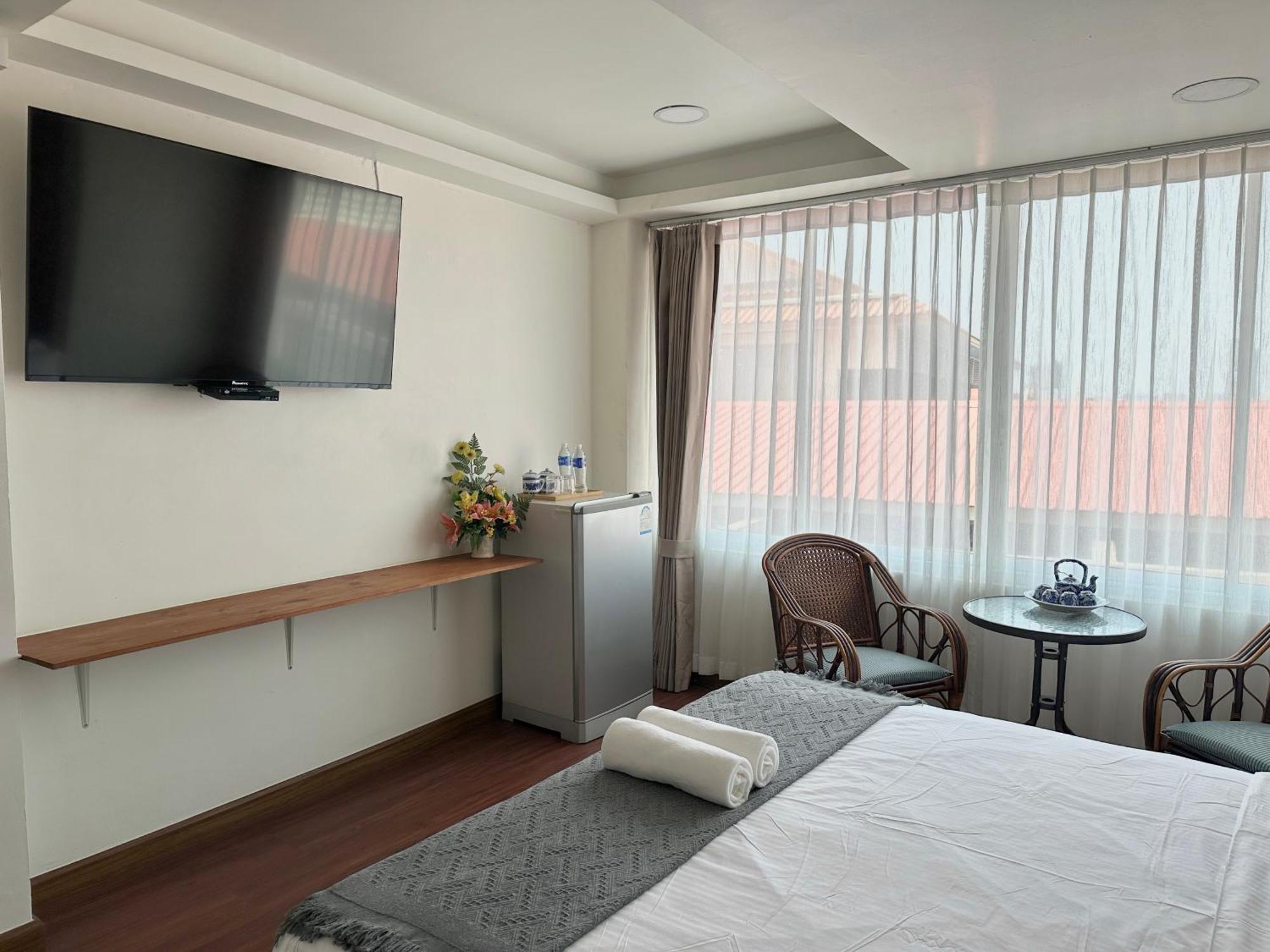 Longzhu Guesthouse Bangkok Bagian luar foto