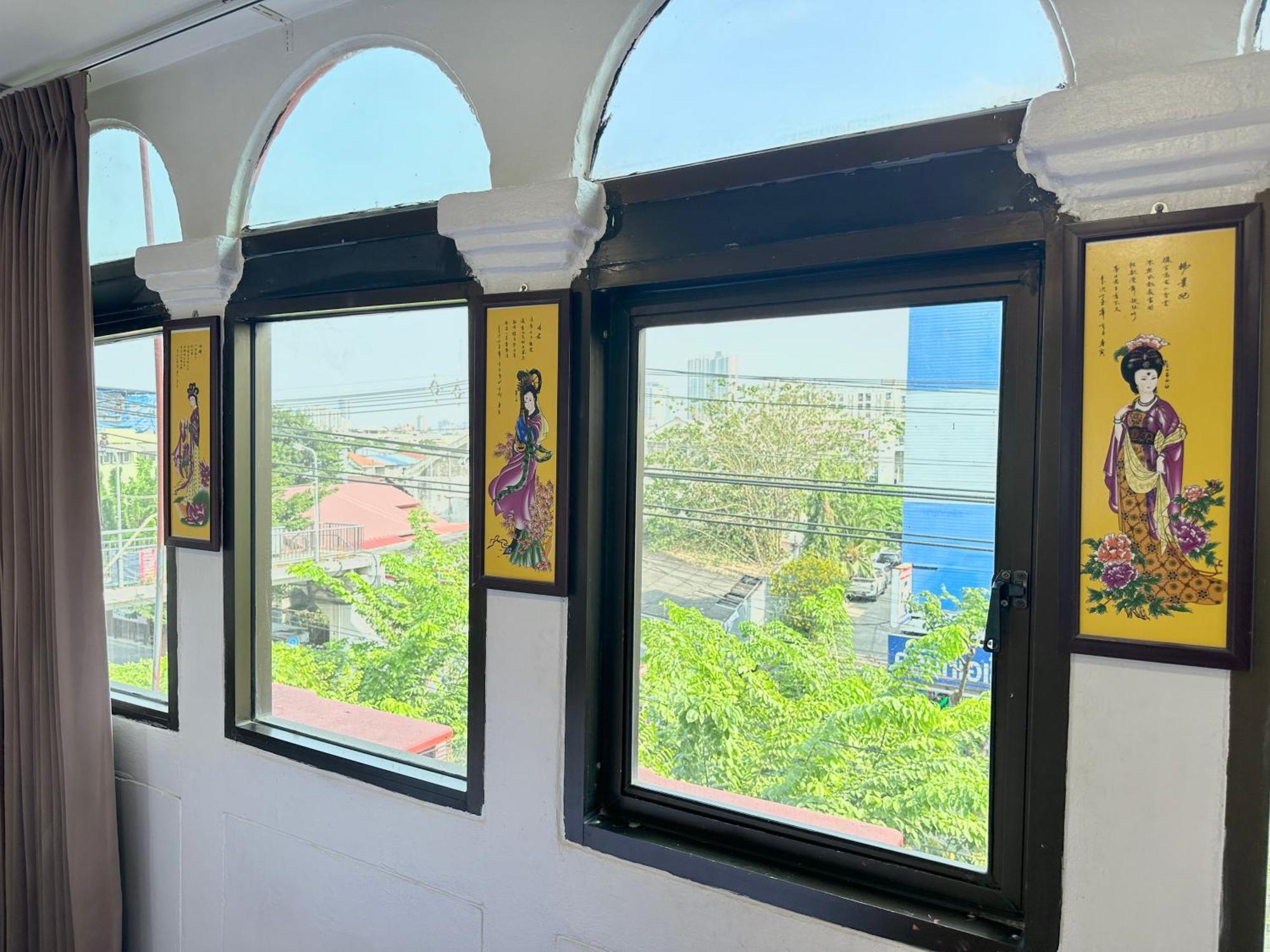 Longzhu Guesthouse Bangkok Bagian luar foto